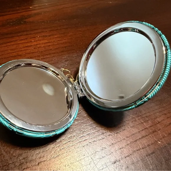 Turquoise Embossed Monogram Round Keychain - Picture 3 of 3